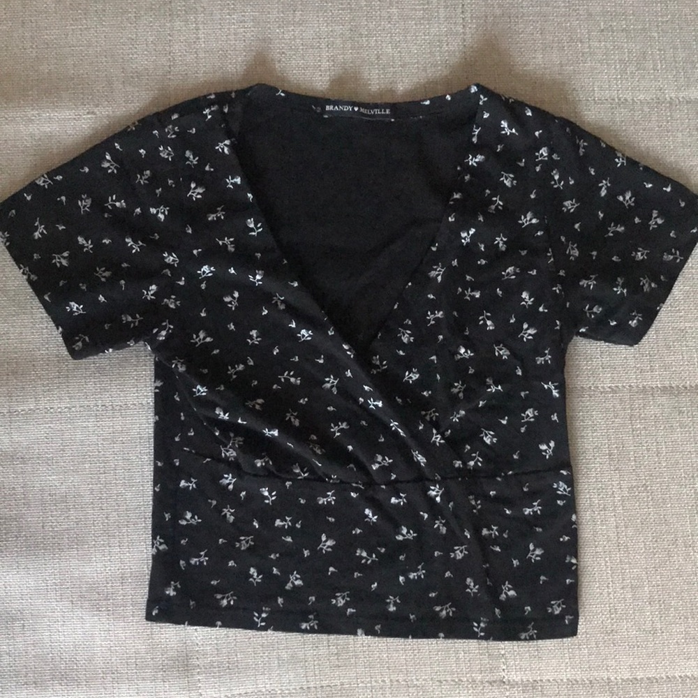 Black floral crop